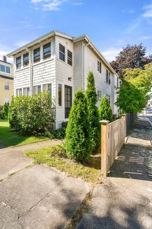 2 bed, 1 bath apartment for rent at 49 Lawn St Unit 1, Strawberry Hill — photo 23 of 24