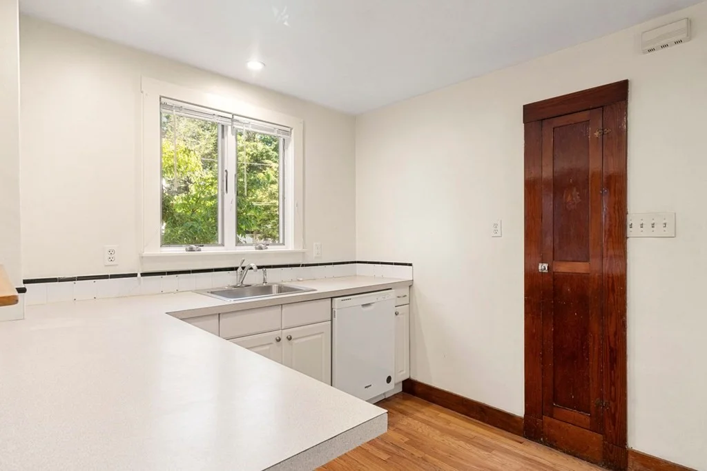 2 bed, 1 bath apartment for rent at 49 Lawn St Unit 1, Strawberry Hill — photo 12 of 24