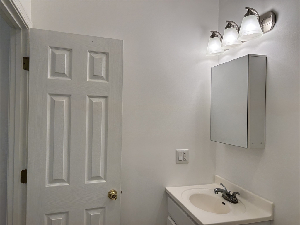 1 bed, 1 bath apartment for rent at 49 Leonard Rd Unit 49, Boxborough — photo 14 of 32