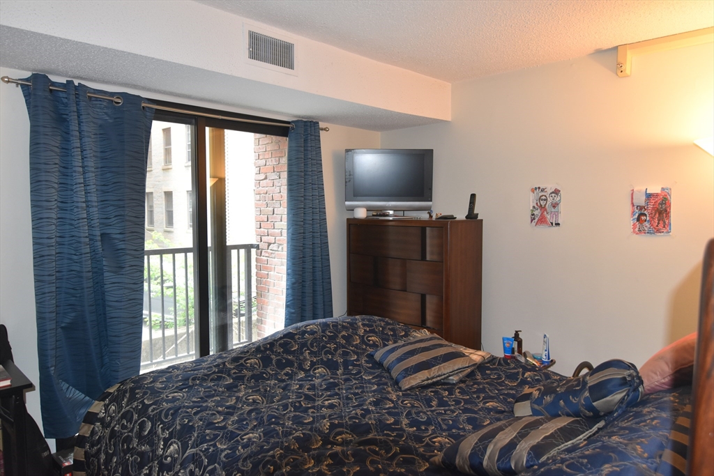 2 bed, 2 bath apartment for rent at 49 Marion St Unit 1A, Coolidge Corner — photo 10 of 14