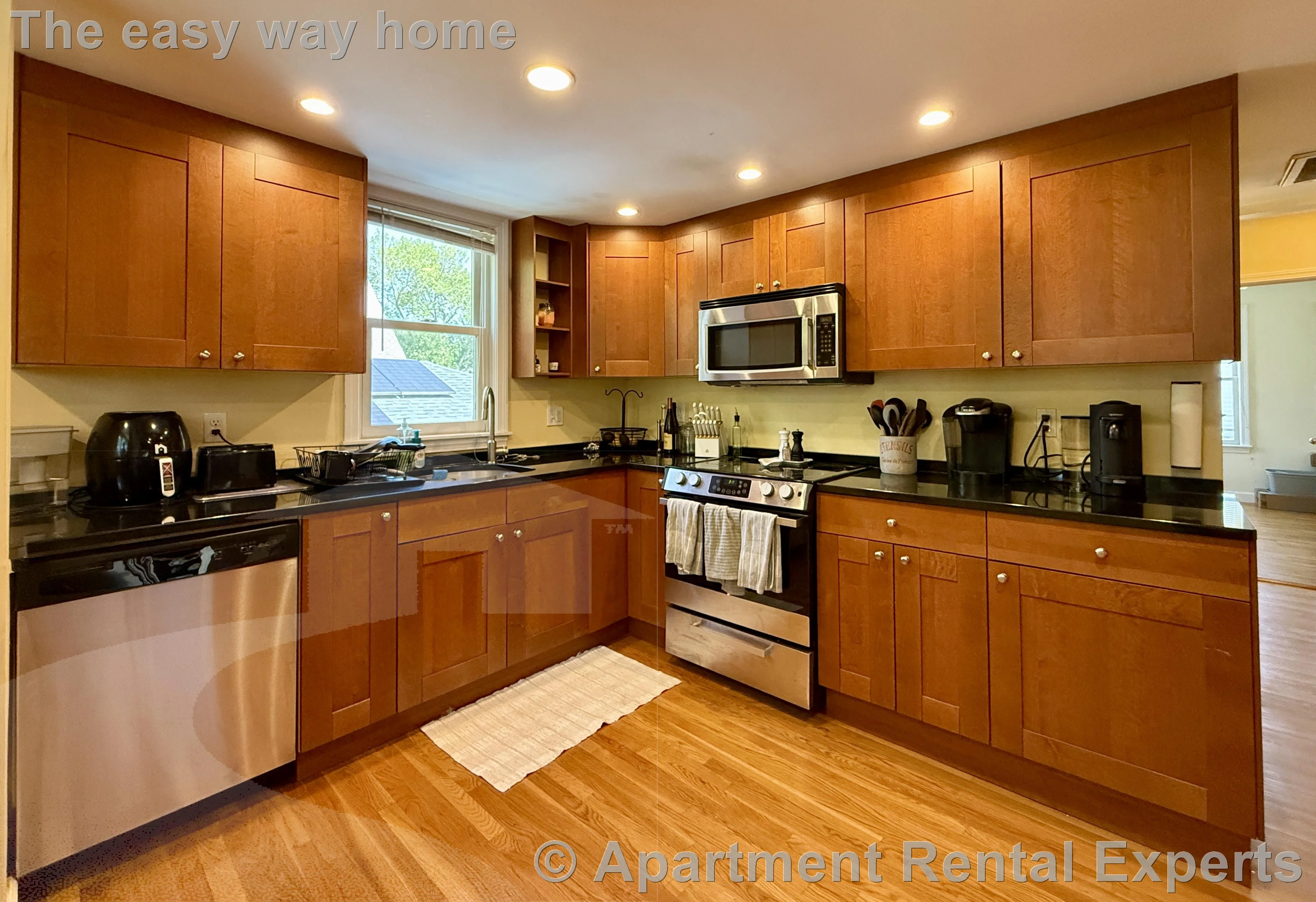 4 bed, 2 bath apartment for rent at 49 Marion St Unit 2, Tufts — photo 1 of 22