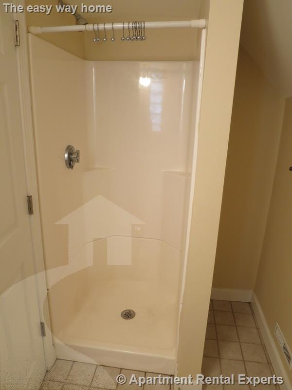 4 bed, 2 bath apartment for rent at 49 Marion St Unit 2, Tufts — photo 22 of 22