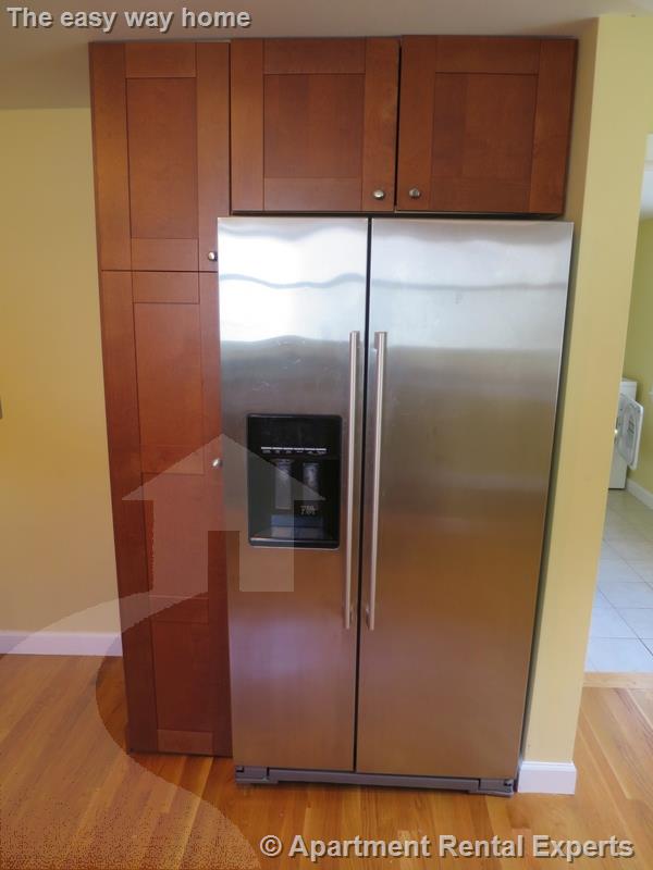 4 bed, 2 bath apartment for rent at 49 Marion St Unit 2, Tufts — photo 9 of 22