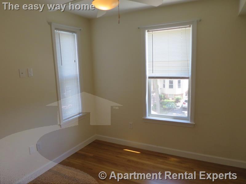 4 bed, 2 bath apartment for rent at 49 Marion St Unit 2, Tufts — photo 6 of 22