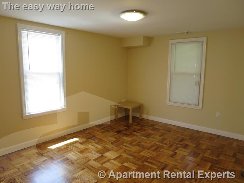 4 bed, 2 bath apartment for rent at 49 Marion St Unit 2, Tufts — photo 5 of 22