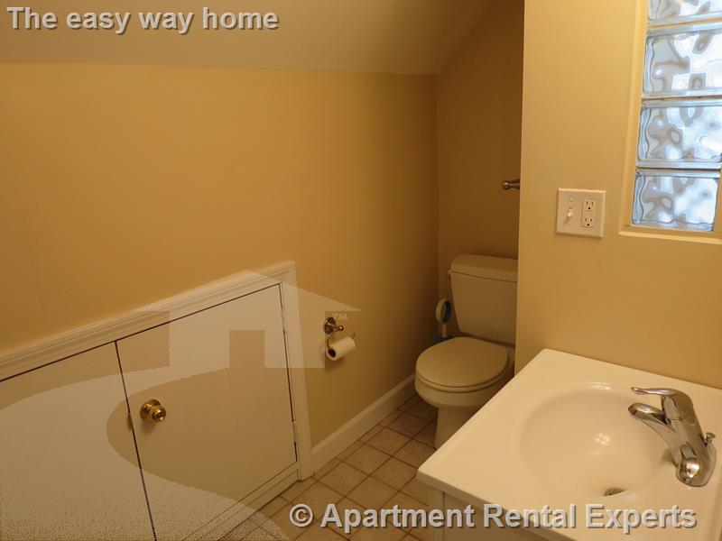 4 bed, 2 bath apartment for rent at 49 Marion St Unit 2, Tufts — photo 21 of 22