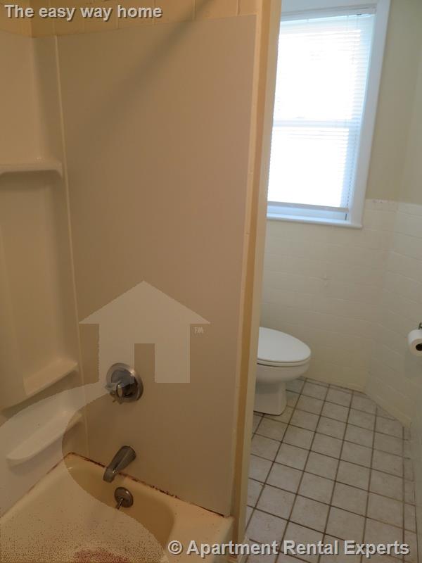 4 bed, 2 bath apartment for rent at 49 Marion St Unit 2, Tufts — photo 16 of 22