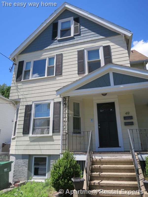 4 bed, 2 bath apartment for rent at 49 Marion St Unit 2, Tufts — photo 3 of 22