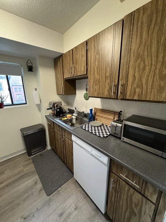 1 bed, 1 bath apartment for rent at 49 Marion Unit 4D, Coolidge Corner — photo 2 of 8