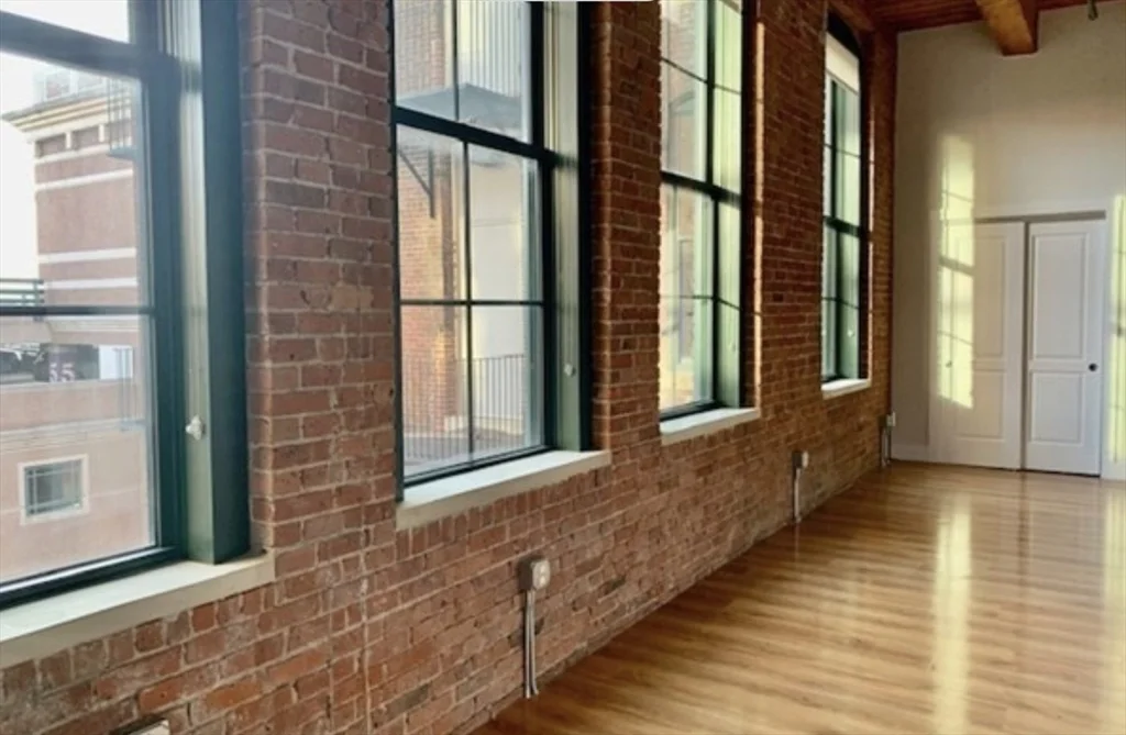 1 bed, 1 bath apartment for rent at 49 Melcher Unit 407, South Boston — photo 4 of 10
