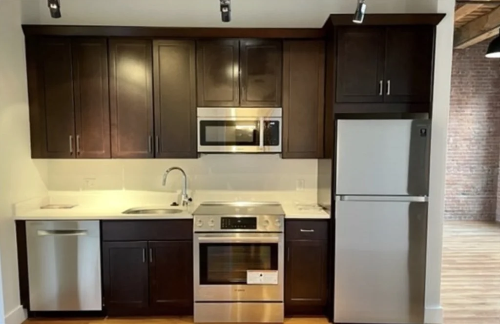 1 bed, 1 bath apartment for rent at 49 Melcher Unit 407, South Boston — photo 2 of 10