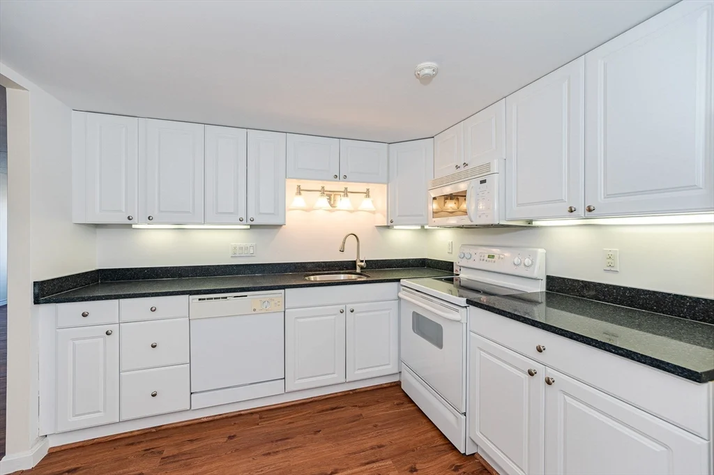 1 bed, 1 bath apartment for rent at 49 Melrose St Unit 4G, Melrose — photo 5 of 29