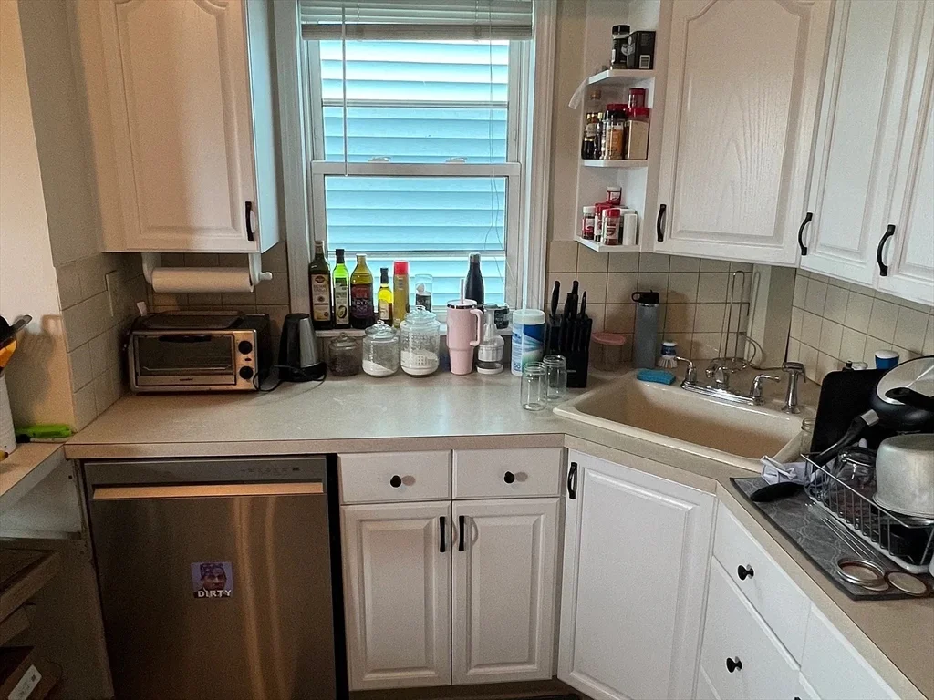 2 bed, 1 bath apartment for rent at 49 Middle St Unit 2, South Boston — photo 4 of 13