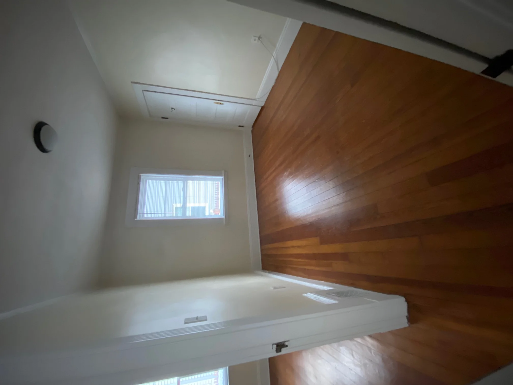 3 bed, 1 bath apartment for rent at 49 Montfern Unit 1, Brighton — photo 6 of 10