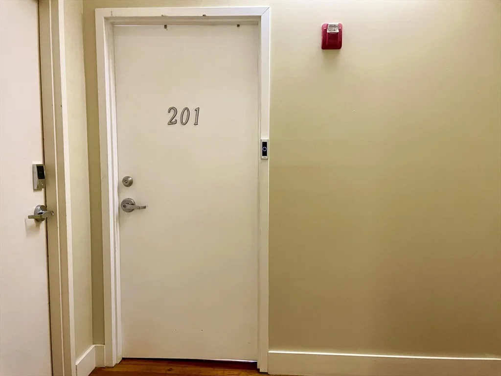 1 bed, 1 bath apartment for rent at 49 Munroe Unit 201, Lynn — photo 14 of 14