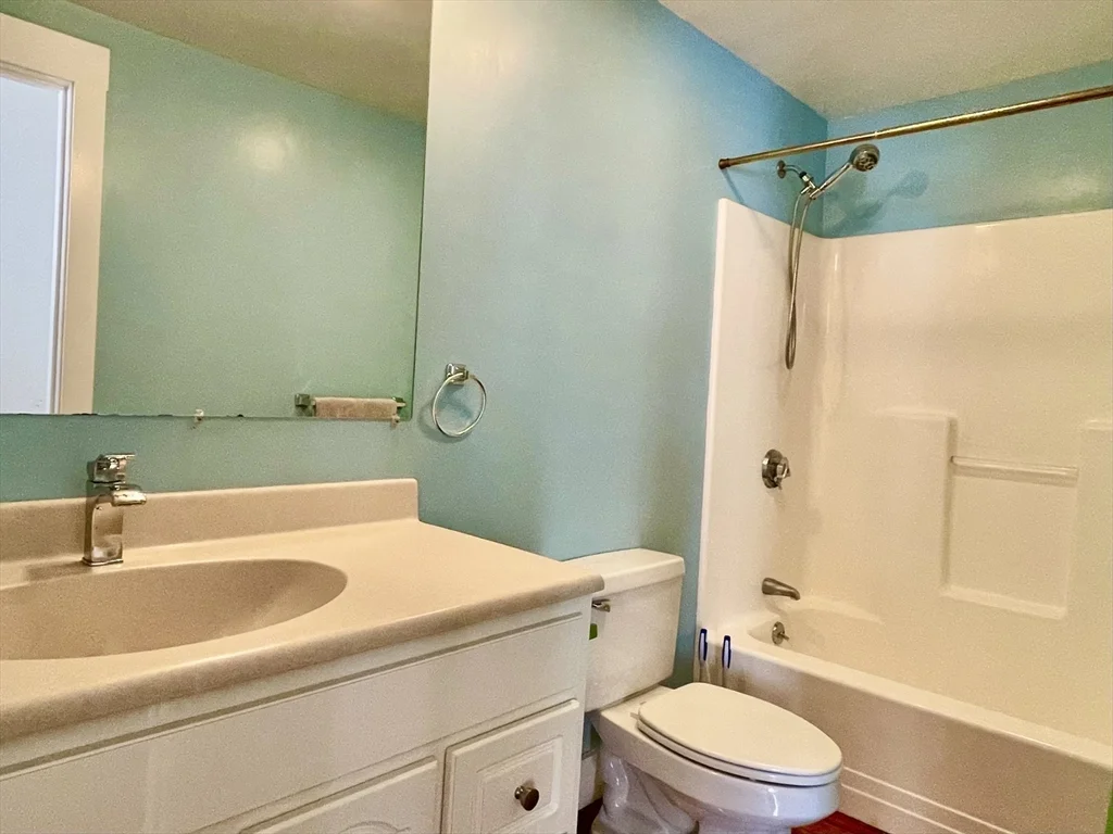 1 bed, 1 bath apartment for rent at 49 Munroe Unit 201, Lynn — photo 11 of 14