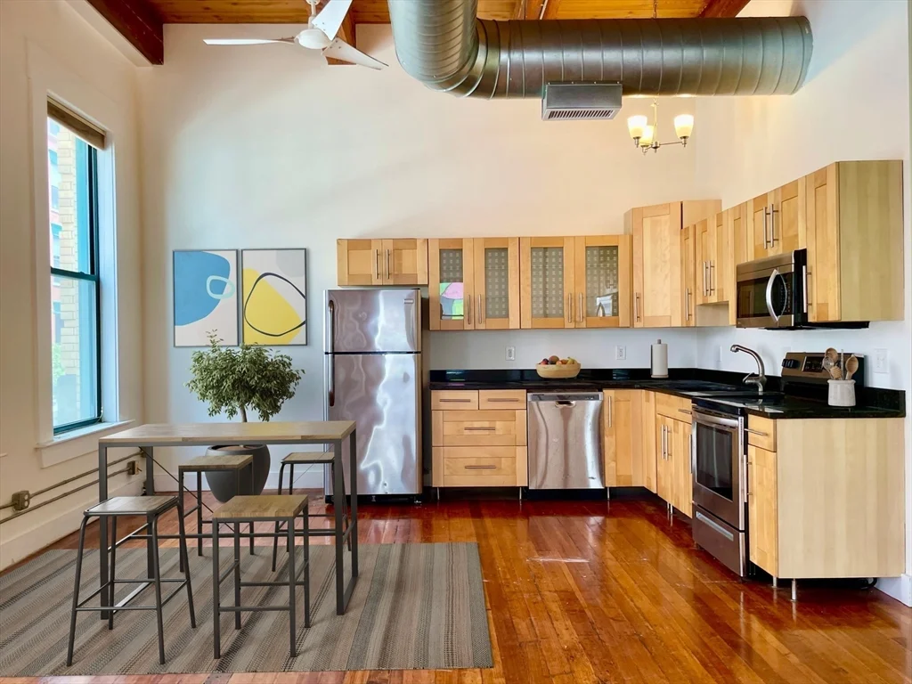 1 bed, 1 bath apartment for rent at 49 Munroe Unit 201, Lynn — photo 5 of 14