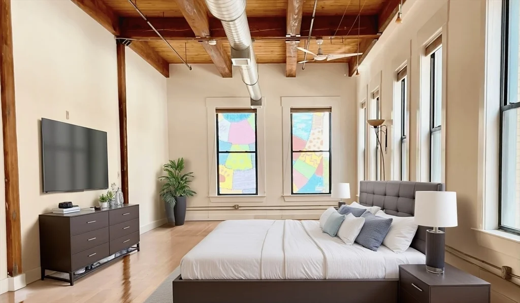1 bed, 1 bath apartment for rent at 49 Munroe Unit 201, Lynn — photo 2 of 14