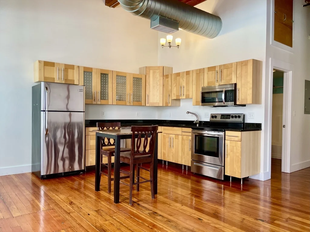 1 bed, 1 bath apartment for rent at 49 Munroe Unit 201, Lynn — photo 8 of 14