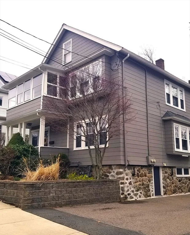 2 bed, 1 bath apartment for rent at 49 Newland Rd Unit 1, Arlington — photo 3 of 16