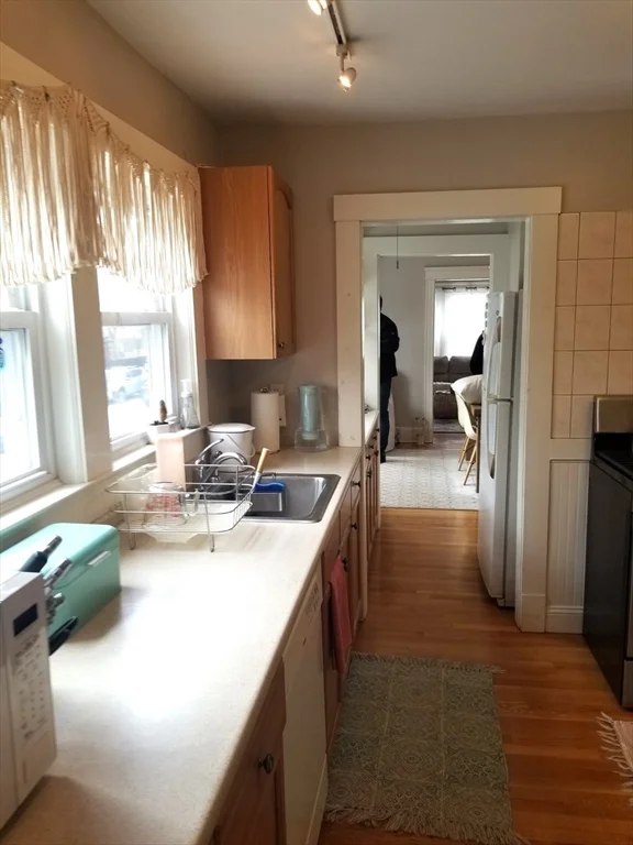 2 bed, 1 bath apartment for rent at 49 Newland Rd Unit 1, Arlington — photo 11 of 16