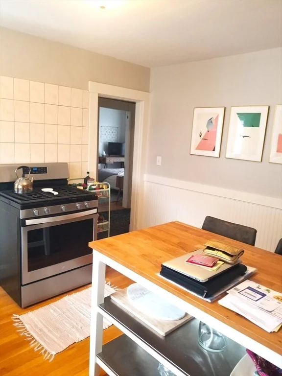 2 bed, 1 bath apartment for rent at 49 Newland Rd Unit 1, Arlington — photo 13 of 16