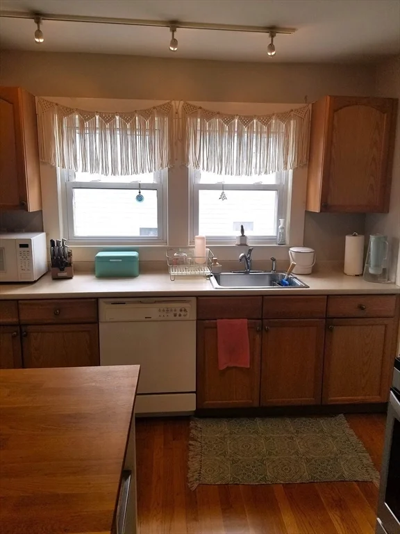 2 bed, 1 bath apartment for rent at 49 Newland Rd Unit 1, Arlington — photo 9 of 16