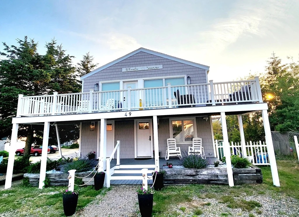 3 bed, 1 bath apartment for rent at 49 Northern Blvd Unit A, Plum Island — photo 1 of 12