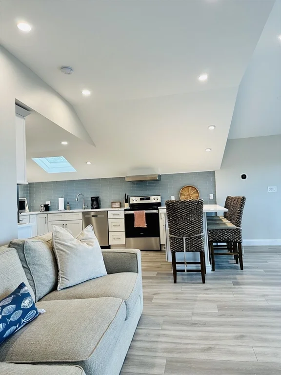 3 bed, 1 bath apartment for rent at 49 Northern Blvd Unit A, Plum Island — photo 5 of 12