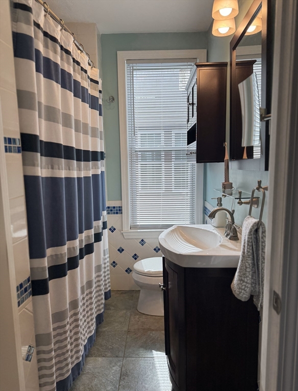 2 bed, 1 bath apartment for rent at 49 Paradise Rd Unit First Floor, Swampscott — photo 3 of 16