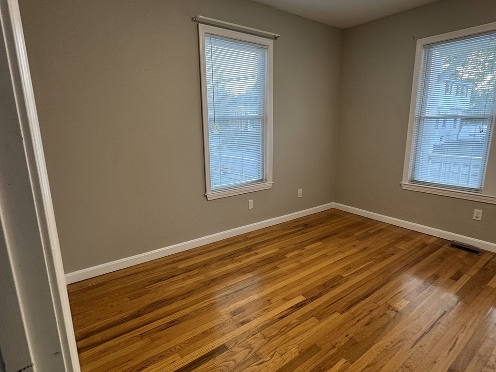 2 bed, 1 bath apartment for rent at 49 Paradise Rd Unit First Floor, Swampscott — photo 5 of 16