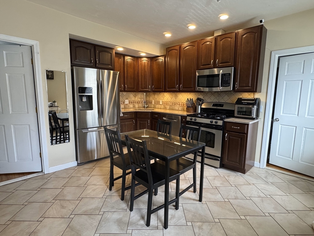 2 bed, 1 bath apartment for rent at 49 Paradise Rd Unit First Floor, Swampscott — photo 2 of 16