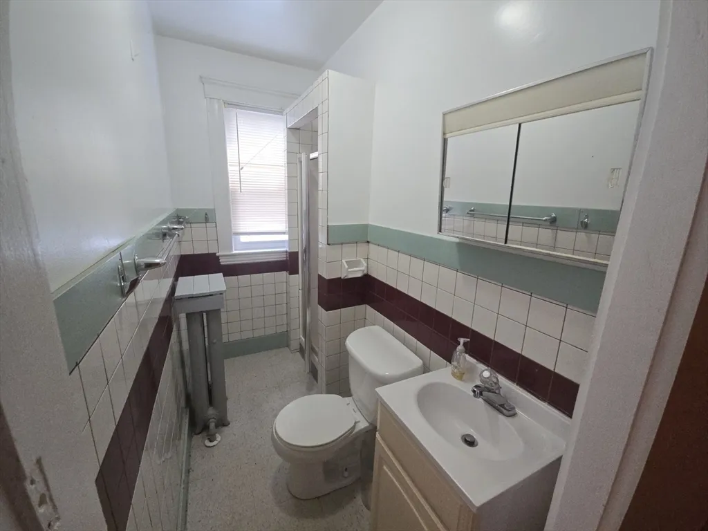 3 bed, 2 bath apartment for rent at 49 Parsons St Unit 1, Brighton — photo 8 of 10