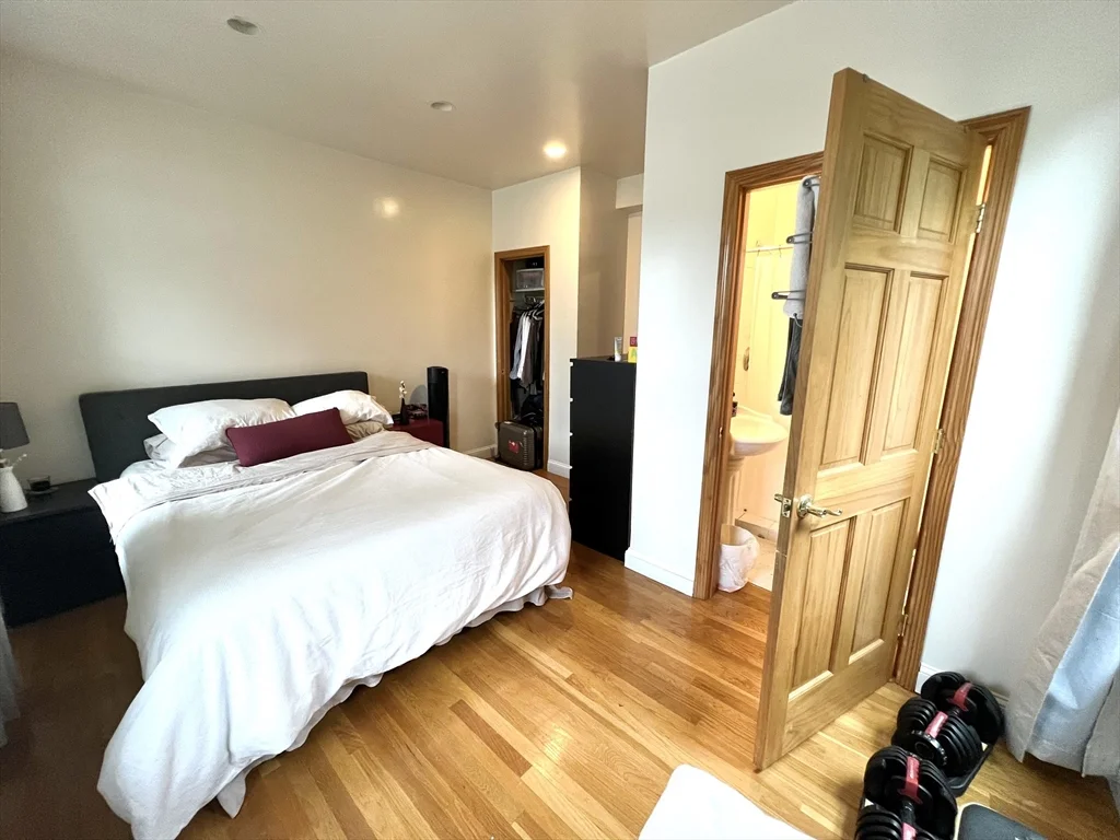 3 bed, 2 bath apartment for rent at 49 Pearl St Unit 1, Newton Corner — photo 15 of 20
