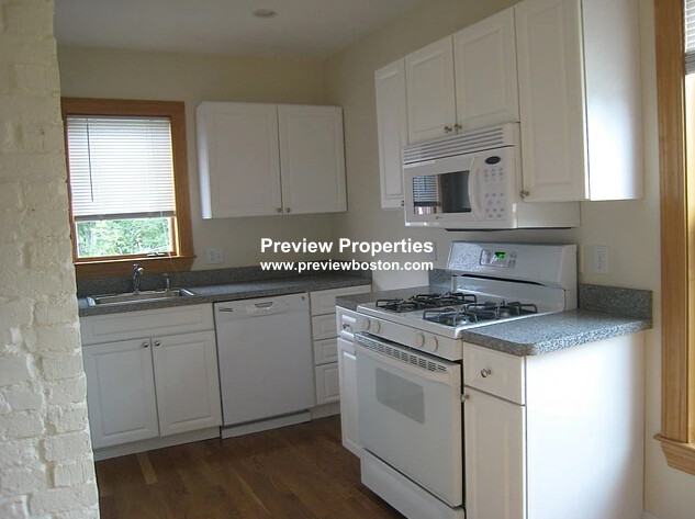2 bed, 2 bath apartment for rent at 49 Pearl St Unit 2P, Newton Corner — photo 4 of 10