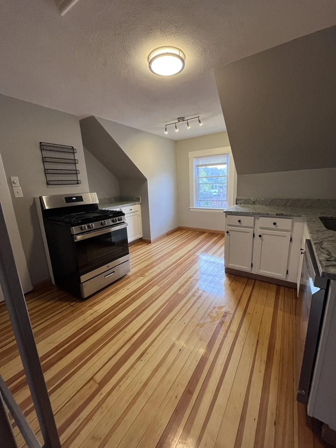 2 bed, 1 bath apartment for rent at 49 Phillips Ave Unit 3, Norwood — photo 5 of 16