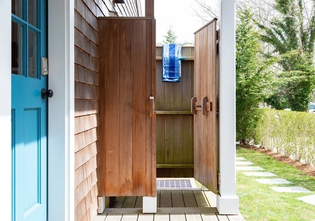 6 bed, 4+ bath apartment for rent at 49 Pine St, Nantucket — photo 9 of 41