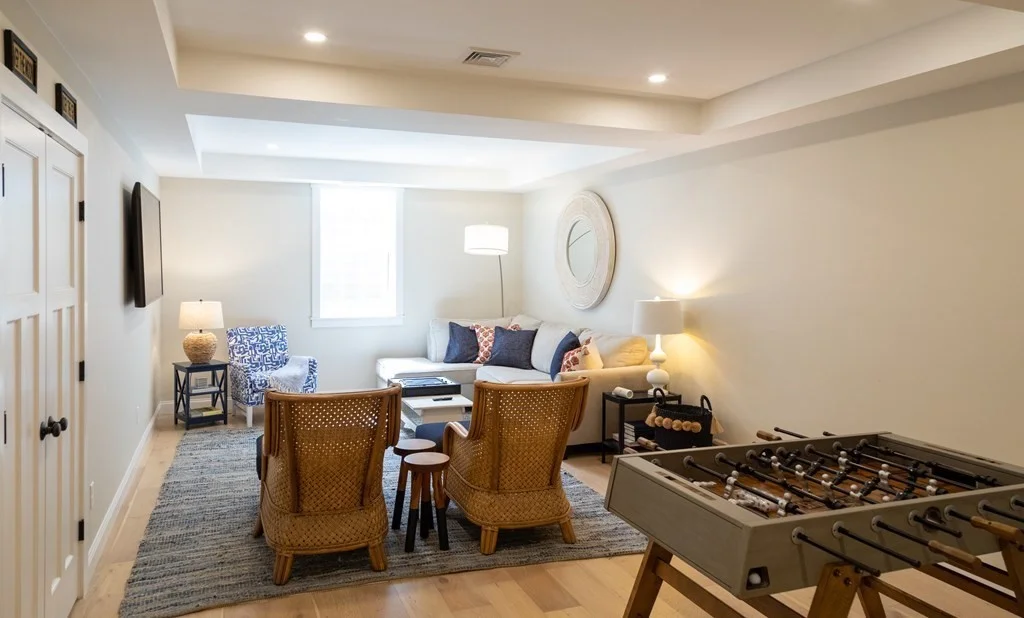 6 bed, 4+ bath apartment for rent at 49 Pine St, Nantucket — photo 32 of 41