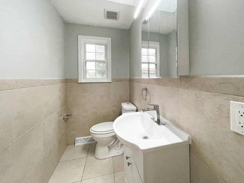 3 bed, 1 bath apartment for rent at 49 Plain St Unit 49, Stoughton — photo 12 of 15