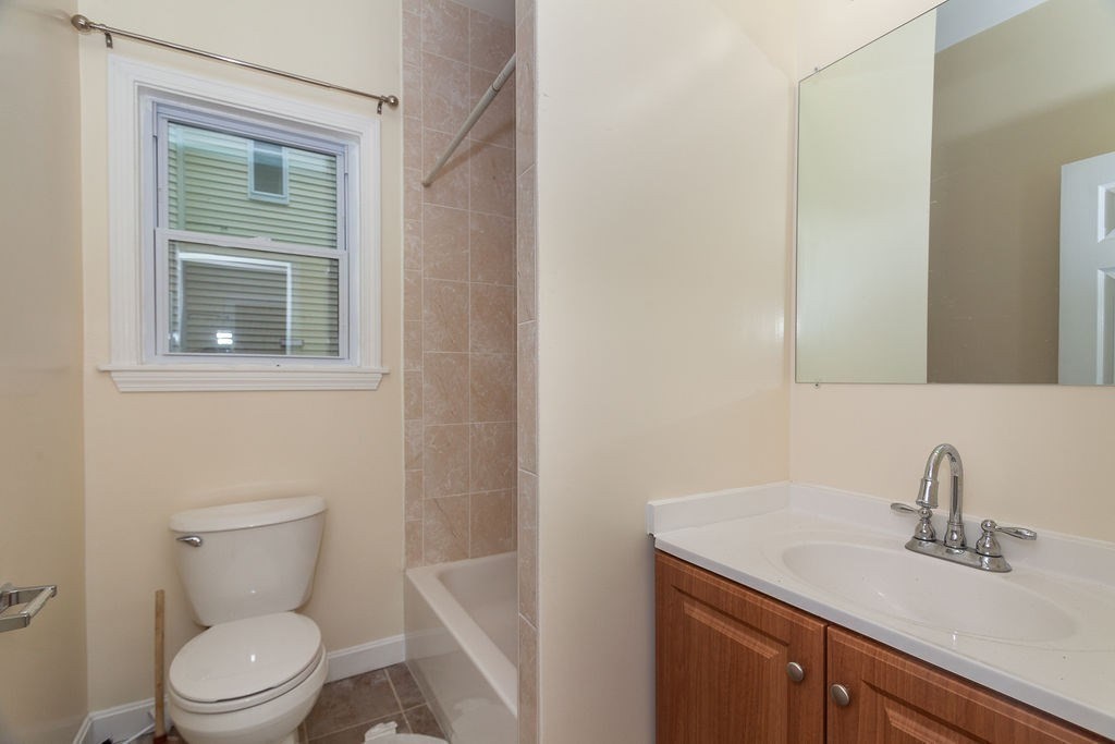 4 bed, 2 bath apartment for rent at 49 Porter St Unit 1, Spring Hill — photo 11 of 16