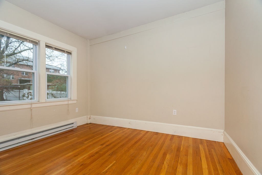 4 bed, 2 bath apartment for rent at 49 Porter St Unit 1, Spring Hill — photo 4 of 16