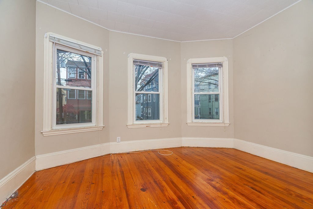 4 bed, 2 bath apartment for rent at 49 Porter St Unit 1, Spring Hill — photo 3 of 16
