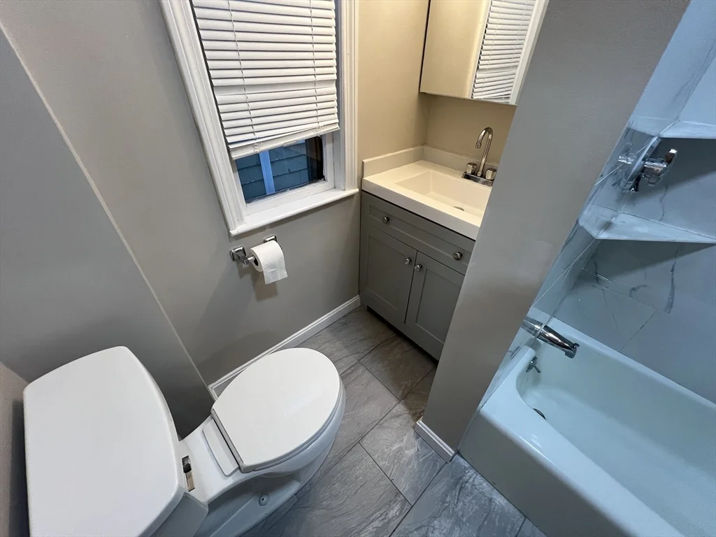 4 bed, 1 bath apartment for rent at 49 Porter St Unit 2, Somerville — photo 6 of 30