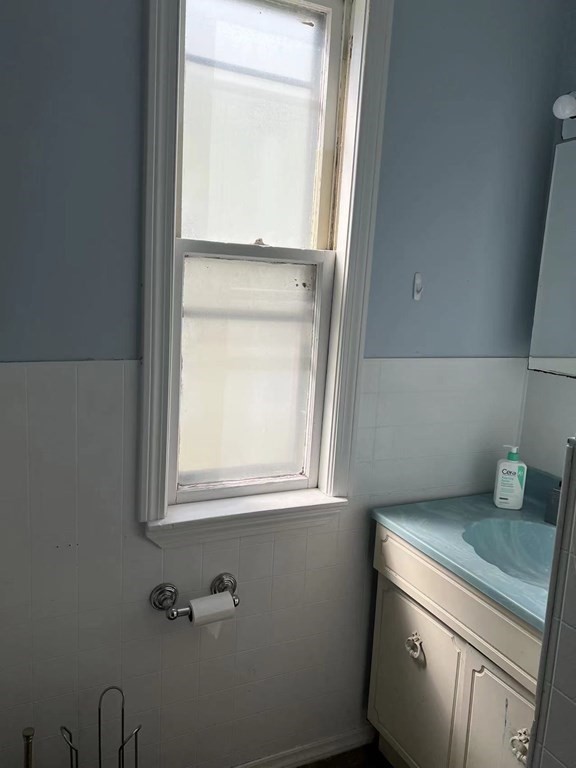 4 bed, 2 bath apartment for rent at 49 Porter St Unit 3, Somerville — photo 13 of 16