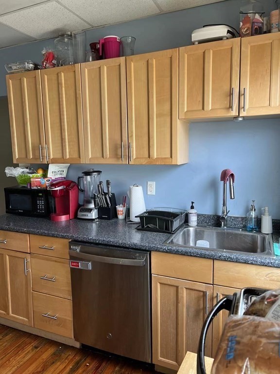 4 bed, 2 bath apartment for rent at 49 Porter St Unit 3, Somerville — photo 8 of 16