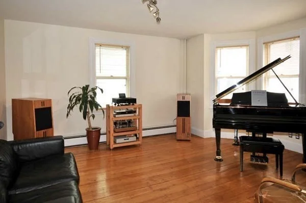 2 bed, 1 bath apartment for rent at 49 Prince St Unit 1, Brookline — photo 3 of 12