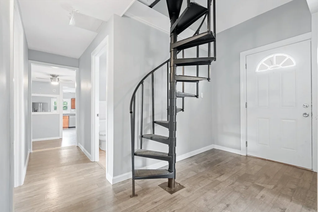 4 bed, 2 bath apartment for rent at 49 Prospect St Unit 2, Woburn Highlands — photo 2 of 16