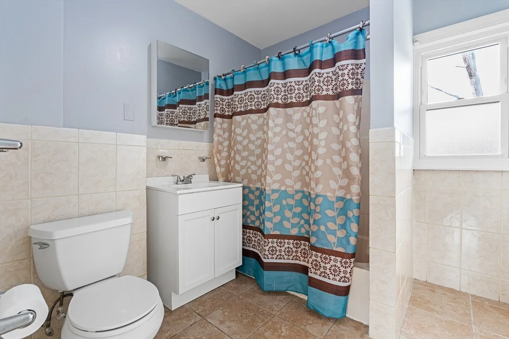 4 bed, 2 bath apartment for rent at 49 Prospect St Unit 2, Woburn Highlands — photo 7 of 16