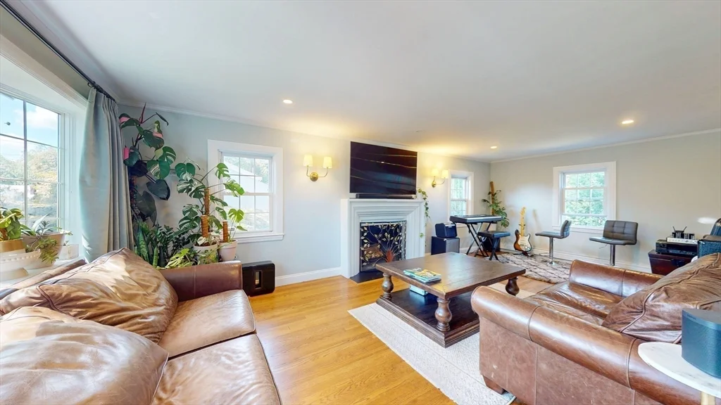 3 bed, 2 bath apartment for rent at 49 Ripley Rd, Medford — photo 2 of 27