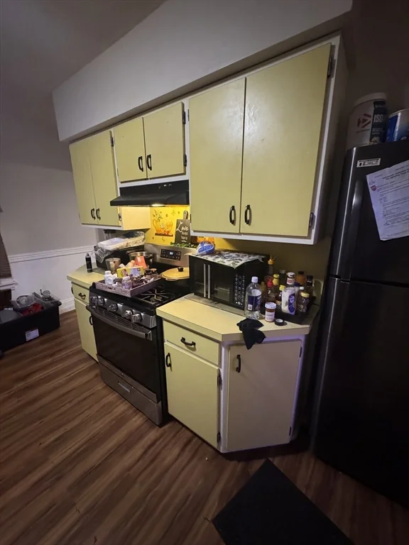 3 bed, 1 bath apartment for rent at 49 Rittenhouse Ter Unit 1, Forest Park — photo 2 of 6